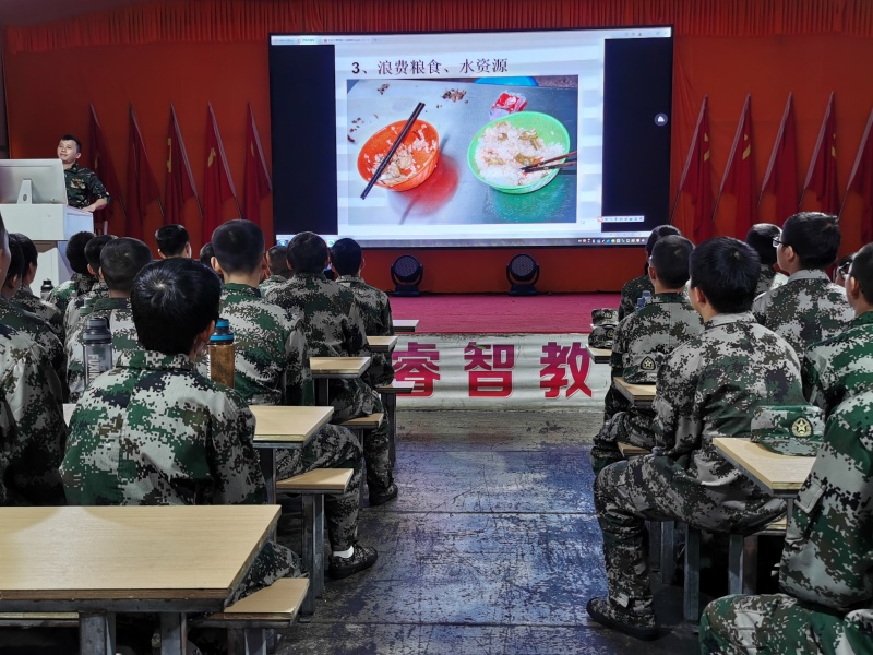 從小事做起，以德律己，正規(guī)青少年素質(zhì)教育學(xué)校